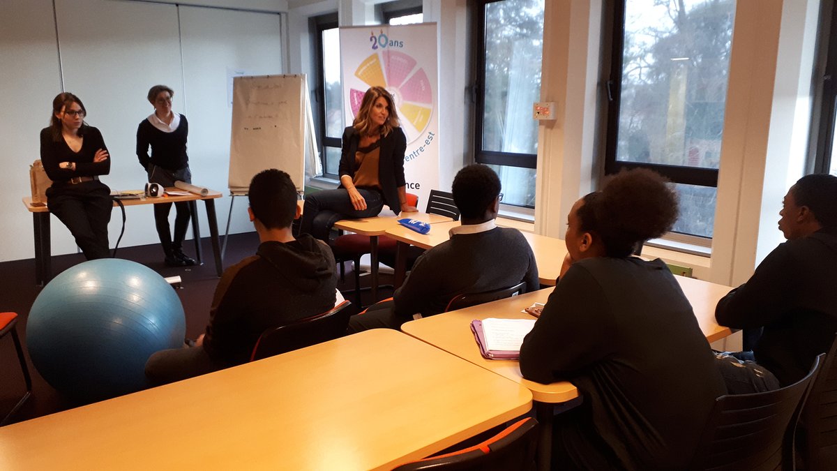 Beau moment de partage cet entre les collaborateurs du <a href="/ca_centrest/">Crédit Agricole Centre-est</a> et les collégiens de 3e issus des quartiers politiques de la ville. Échanges ludiques sur les métiers de la banque, leur permettant de réaliser leur stage. paqte.fr   #QPV #PAQTE <a href="/Bpifrance/">Bpifrance</a>