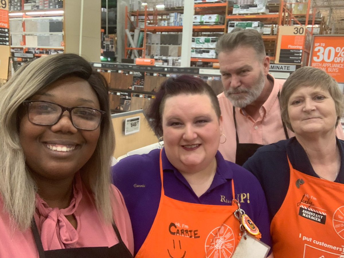DSM Jemariea introducing the newest member of our team, #InHomeDesigner Kent to 1402! #SetDaLead and Kent will bring you the 💰 <a href="/JMHagner/">Jarad Hagner</a> <a href="/JuleeEckert/">JulieEckert</a> <a href="/Depotman20/">Kenneth L. Paul</a>