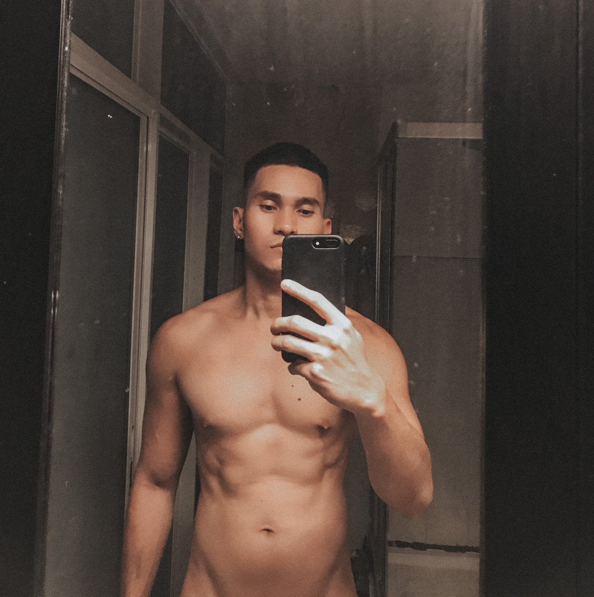 marcdevonnn's tweet photo. focus lang! 💪🏼 https://t.co/ocpXeaRiwd