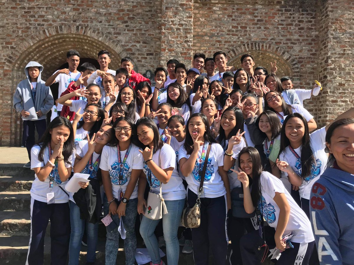 iraaac_'s tweet image. sa apat na taon magkakasama tayo, apat na taon bilang iisa, apat na taon sabay- sabay nangarap. Tapos sa isang iglap lang, hindi na tayo kumpleto? paano na lang yung tayo? nakasanayan ang isa't isa pero maglalaho? paano na ako? kung wala kayo? :(( 
#52days