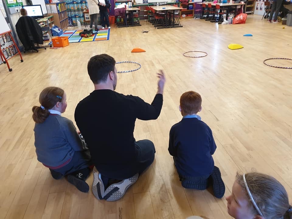 TeachingCave's tweet image. Amazing Shared Education Coding morning with the kids at @GrogganPrimary and @millquarterps with 5/6 today using Drones and Osmo! 

Looking forward to 3/4 tomorrow 😀

@CASEshared