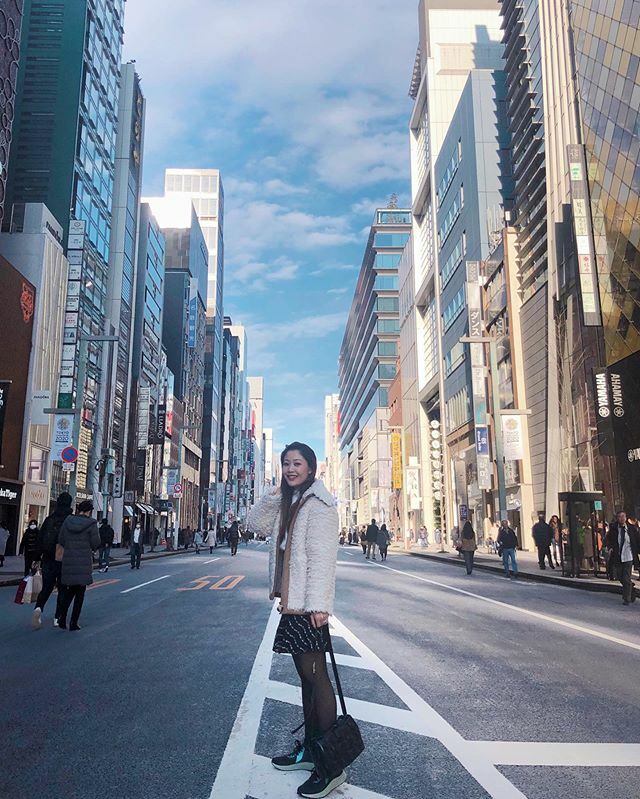 heelsonthego's tweet photo. Ginza last weekend ✌️
.
.
.
#tokyo #ginza #weekend #japan #travelgram #travelblogger #ootd #shopping #tokyolife https://t.co/z26EsXZvO8 https://t.co/WmFmP3pCCs