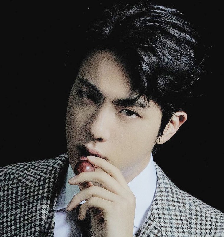 Yang dikupas delima tau-tau jadi anggur. Aw pesulap bgt