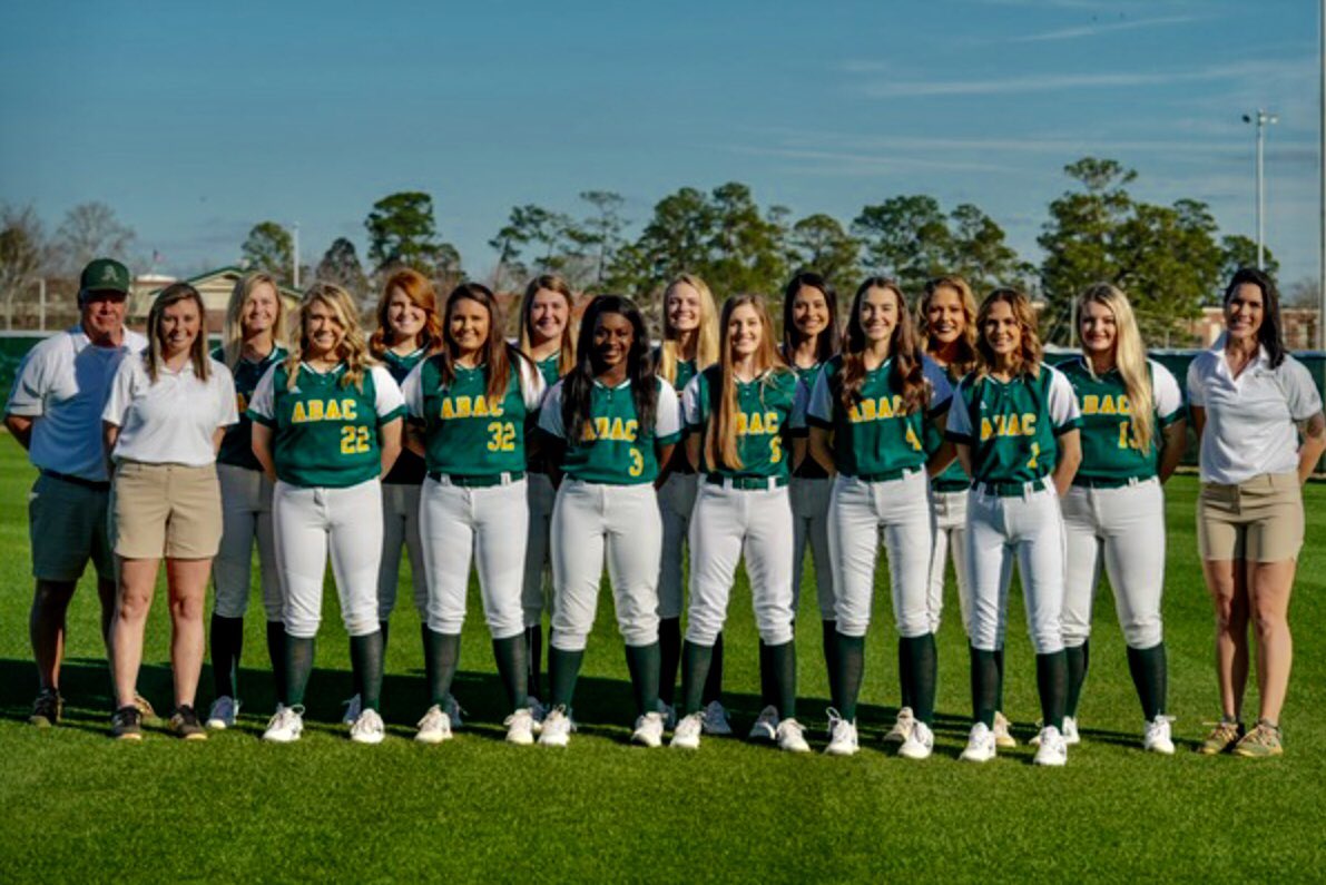 It’s finally time for our first home game today at 2 &amp; 4!! Come support your Fillies💚💛