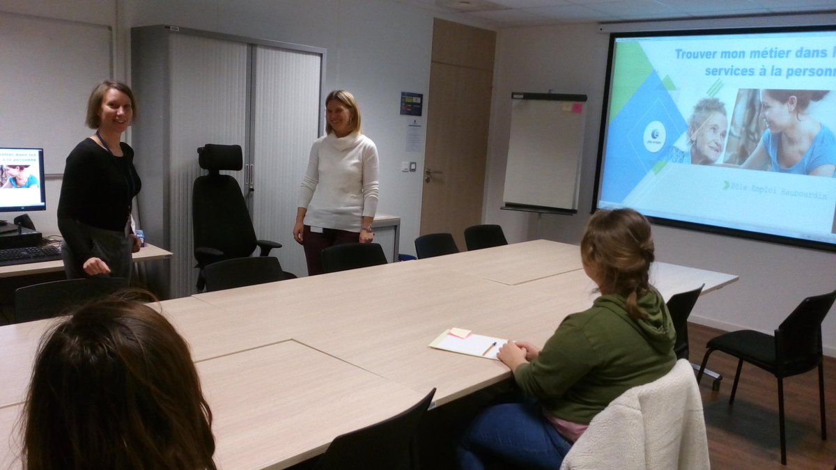 #AvecPoleEmploi Haubourdin, rencontre d'information sur les métiers des services à la personne, l'occasion de promouvoir la #mixitė et d'accompagner les publics dans la formation et la recherche d'emploi