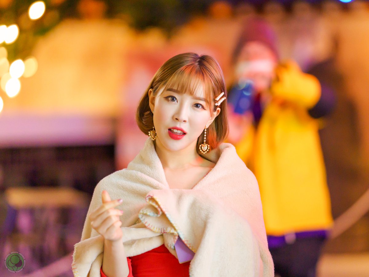 Show24_BroCoRi's tweet photo. 2020.02.09 Yellowbee Live #Showbox

#yellowbee #옐로비 
#애니 https://t.co/EU2Q0jBjdf