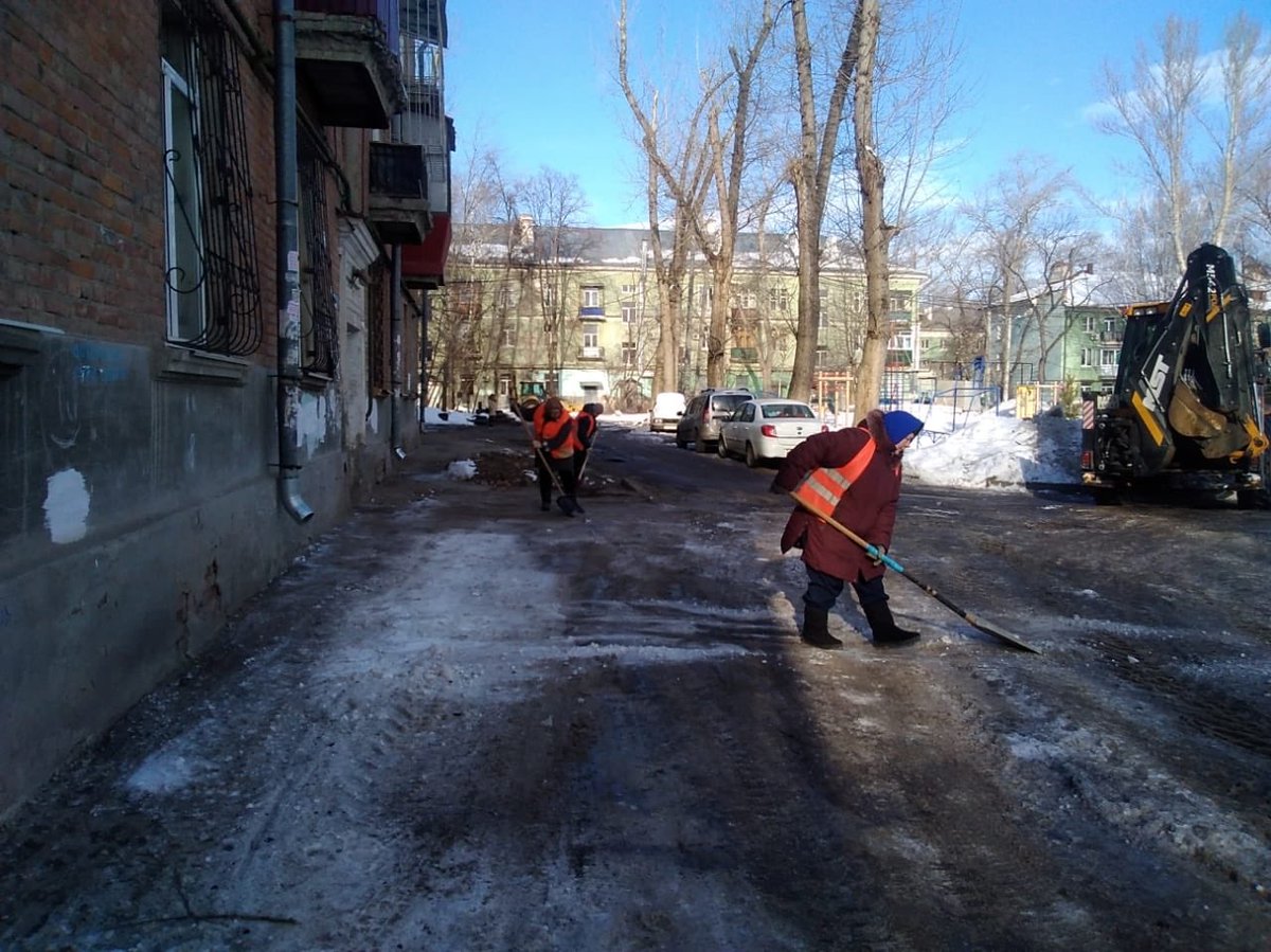 Чистить ли отмостку от снега зимой. Чистить ли отмостку от снега зимой. Чистить ли отмостку от снега зимой. Очистка отмостки от снега мдс. Чистить ли отмостку от снега зимой.