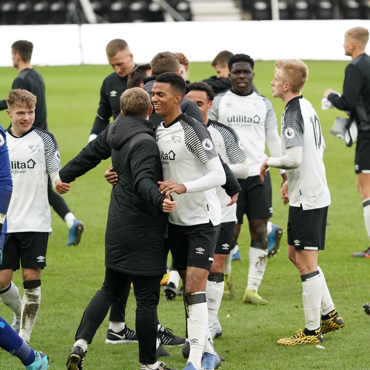 DCFCAcademy's tweet image. THIS TEAM!🖤

#DCFCU19s