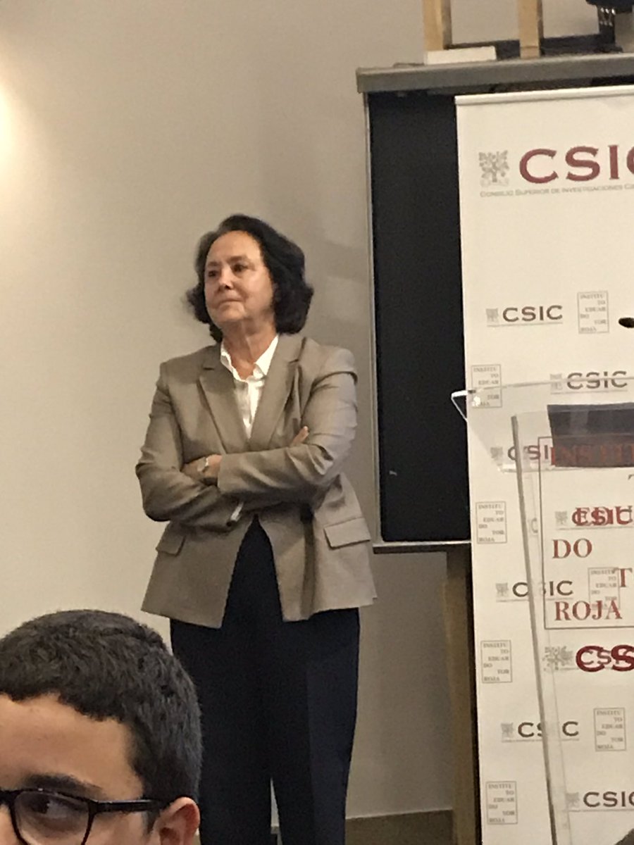 IesMMolina's tweet photo. Charla en el #institutoeduardotorroja @CSIC a cargo de la primera mujer ingeniera de #caminos #carmendeandres #diamujeryninaenciencia . Alumnos de #3ESOA y #2ESOA https://t.co/FFdZGZtAS9