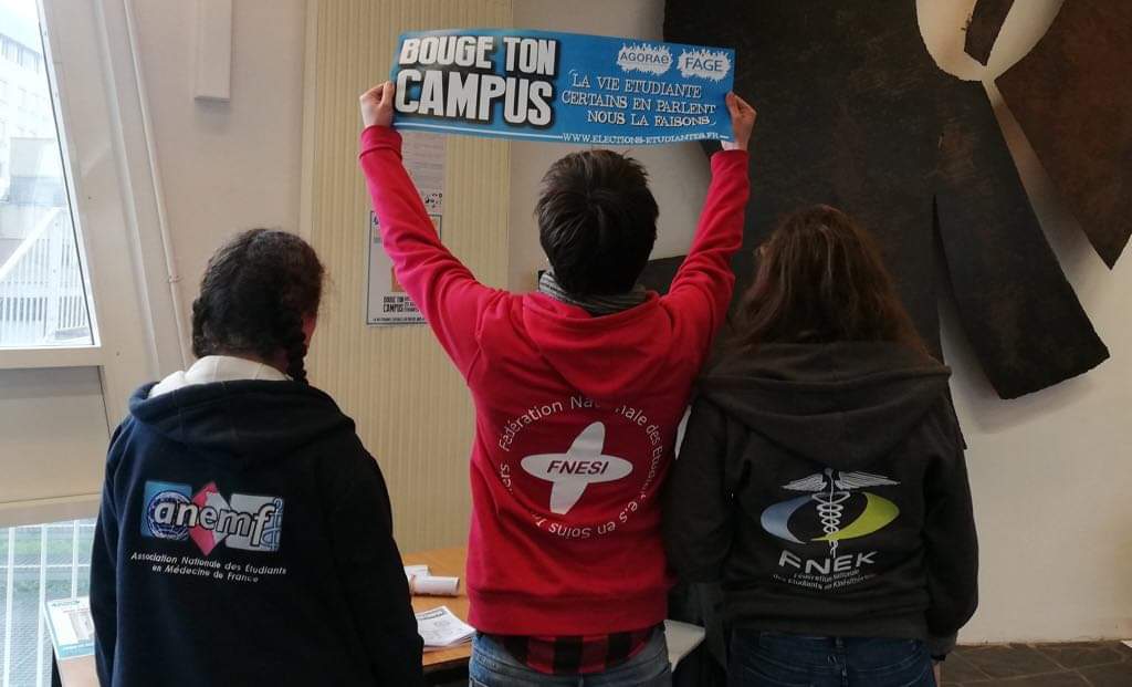 La_FNEK's tweet photo. 🗳 @La_FNEK est présente aujourd'hui aux côtés de l'@ANEMF et @La_FNESI pour soutenir la liste #BougeTonCampus aux élections de l'@UBO_UnivBrest où @Enora_FNEK est présente sur la liste de la @fedebzh ! https://t.co/P0td1YrjAl