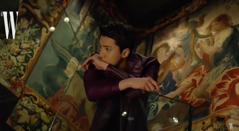 WORLDMUSICAWARD's tweet photo. #EXO's #Sehun stuns in behind the scenes fashion film for #WKorea shot in Paris during Fashion week!👨‍🎤✈️🇫🇷🗼✨🌟🔥👑 @weareoneEXO 
https://t.co/bZREckDR4Z https://t.co/44SURxTKaa