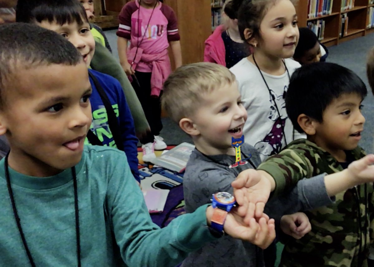 kdamongp's tweet photo. #PetetheCat came to visit Kinder in the library today, courtesy #RealityComposer. #gpisdlibraries #gpisdtech https://t.co/dylnnjlEDD