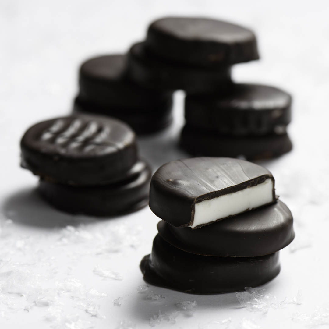 MakeitPerfectly's tweet image. You will be surprised just how easy it is to make your own Peppermint Patties at home. Your Perfect Bake App walks you through step by step and in no time you will have lots of little minty patties to enjoy and to share. bit.ly/2HiMOCg