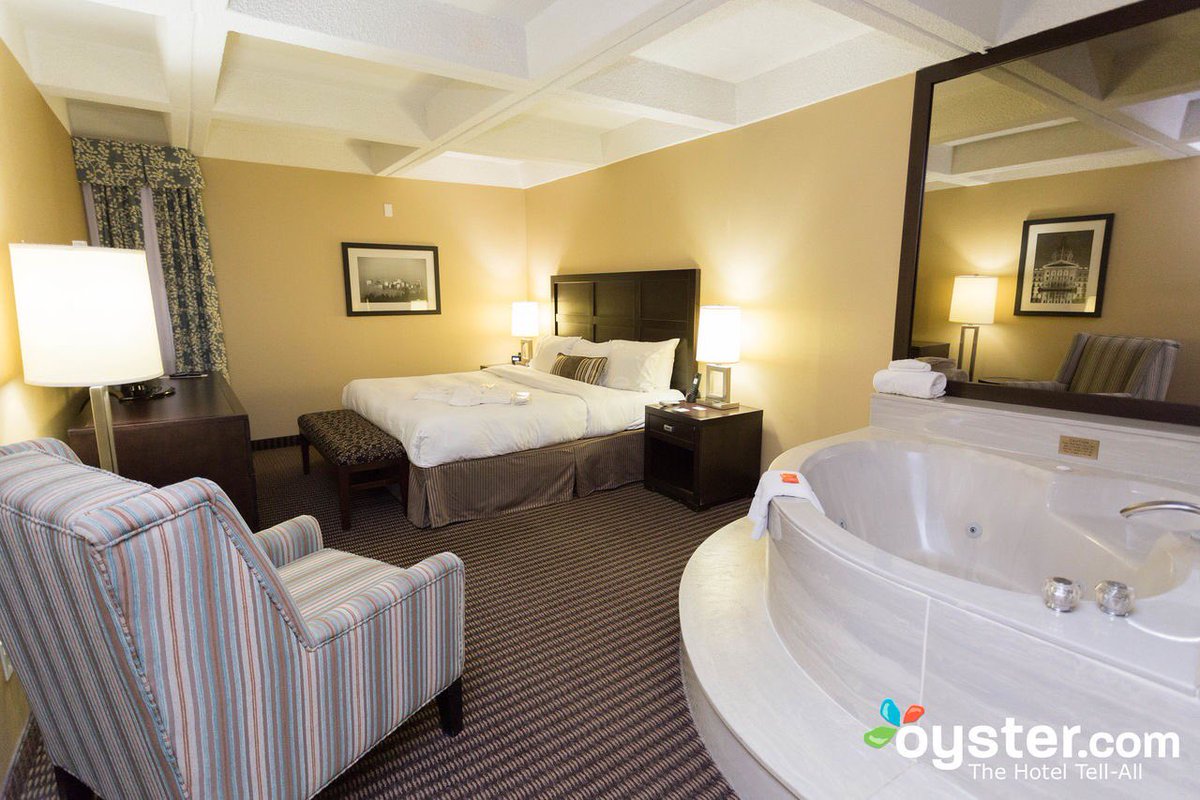 Radisson_ESAL's tweet image. Did you know that we offer a Jacuzzi Suite? The PERFECT way to relax!