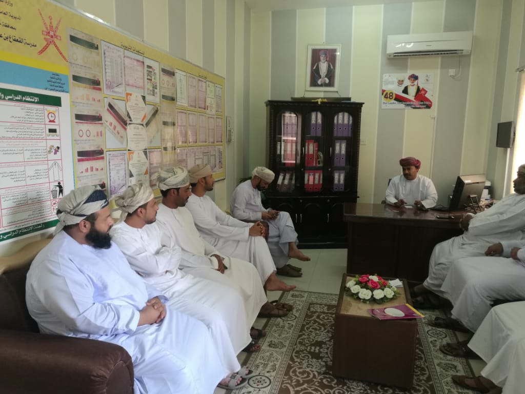 إجتماع مجلس الاداره لمناقشة بعض القرارات الاداريه و المستجدات وسير العمل خلال الفصل الدراسي الثاني