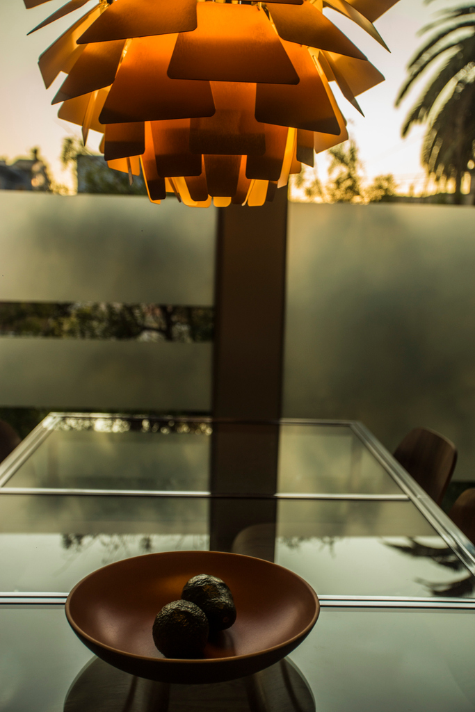 lamodlife's tweet photo. 1958 Artichoke lamp by Poul Henningsen above a bowl by Heath ceramics. Sunset at 2020 Alberta Avenue, Venice, CA

real estate listing by @haltonpardee

https://t.co/5C7G8vyGqD https://t.co/65hihVvMro