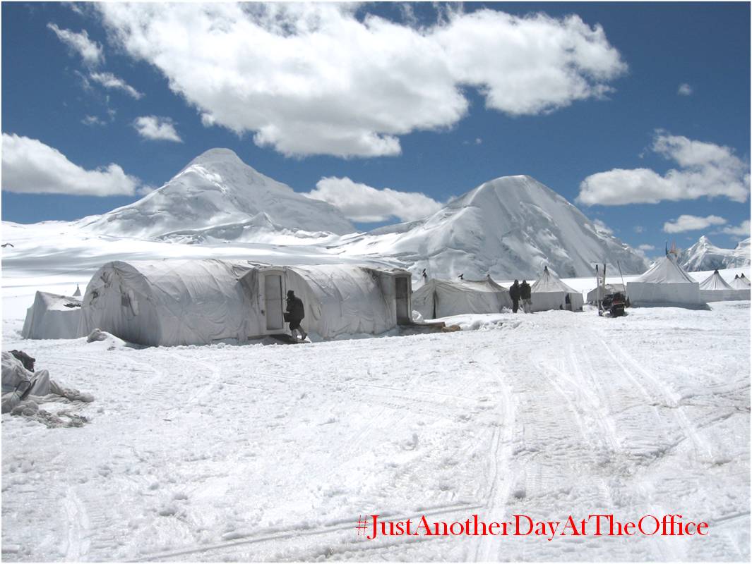 24 #IncredibleIndiaThe Indian Army controls the highest battlefield of the world - Siachen glacier which is at an altitude of over 20,000 ft.Climate is the biggest challenge as temperature in winters drops to below -60 degrees.  @adgpi @NorthernComd_IA