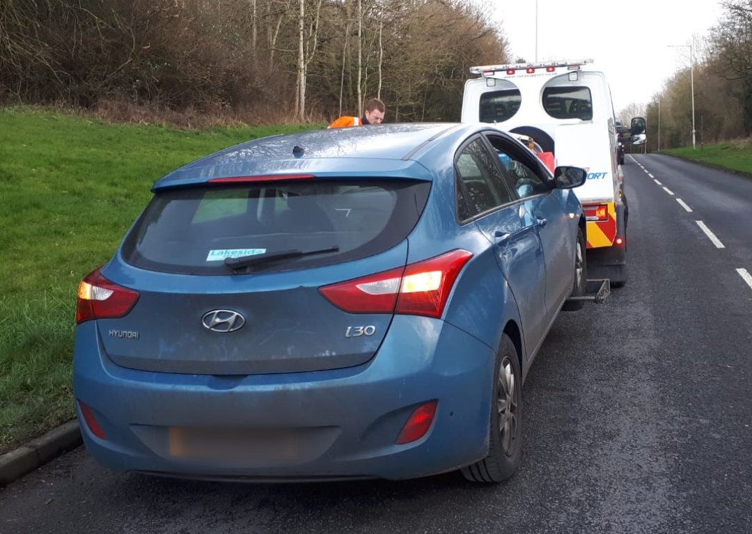 LpptSWestMercia's tweet photo. Whilst on the way back to base, the team stopped 3 vehicles in North #Worcestershire - two drivers had no insurance and one had no driving licence - they now have no car either ππππ #SaferRoads #SaferPeople #OpProtect @DriveInsured https://t.co/FjFwOnbBxH