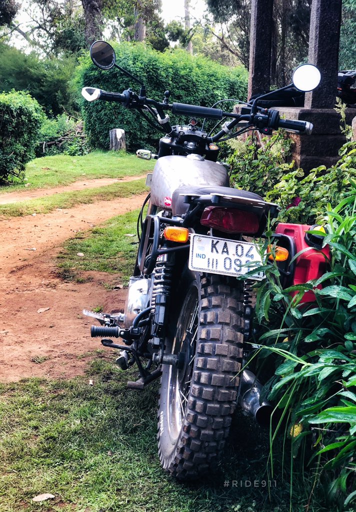 lijeet's tweet photo. Out from hibernation! Latest build. Bullet Trials.
#RoyalEnfield #BulletTrials #Ride911 #Classic500 https://t.co/RJJtCEX97n