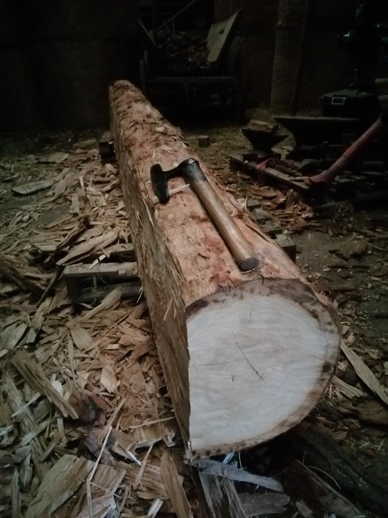 FLLauresham's tweet photo. Due to bad weather conditions we had to temporarily move into a modern barn to work on our pit-house beams. We are slowly progressing and hope to finish preparing all beams by the end of this month.
#lauresham #pithouse #experimental #earlymedieval https://t.co/CMvwVglG0b