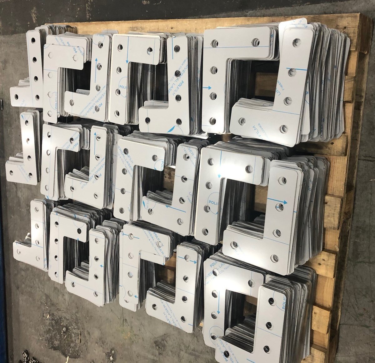 Another high volume #StainlessSteel job completed on our #FibreLaser, which can rapidly cuts parts up to 6.5m x 2.5m x 25mm in stainless and mild steel... Perfect for volume requirements!

Visit our website to find out more: dnametalwork.com/laser-cutting

#DNAMetalwork  #Manufacturing