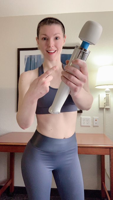 Wait, I'm getting a call... It's for you! It's your dick and it wants you to send me his pic! 📸 Let's<a href="/tag/sextme"class="tags"><span>#sextme</span></a>