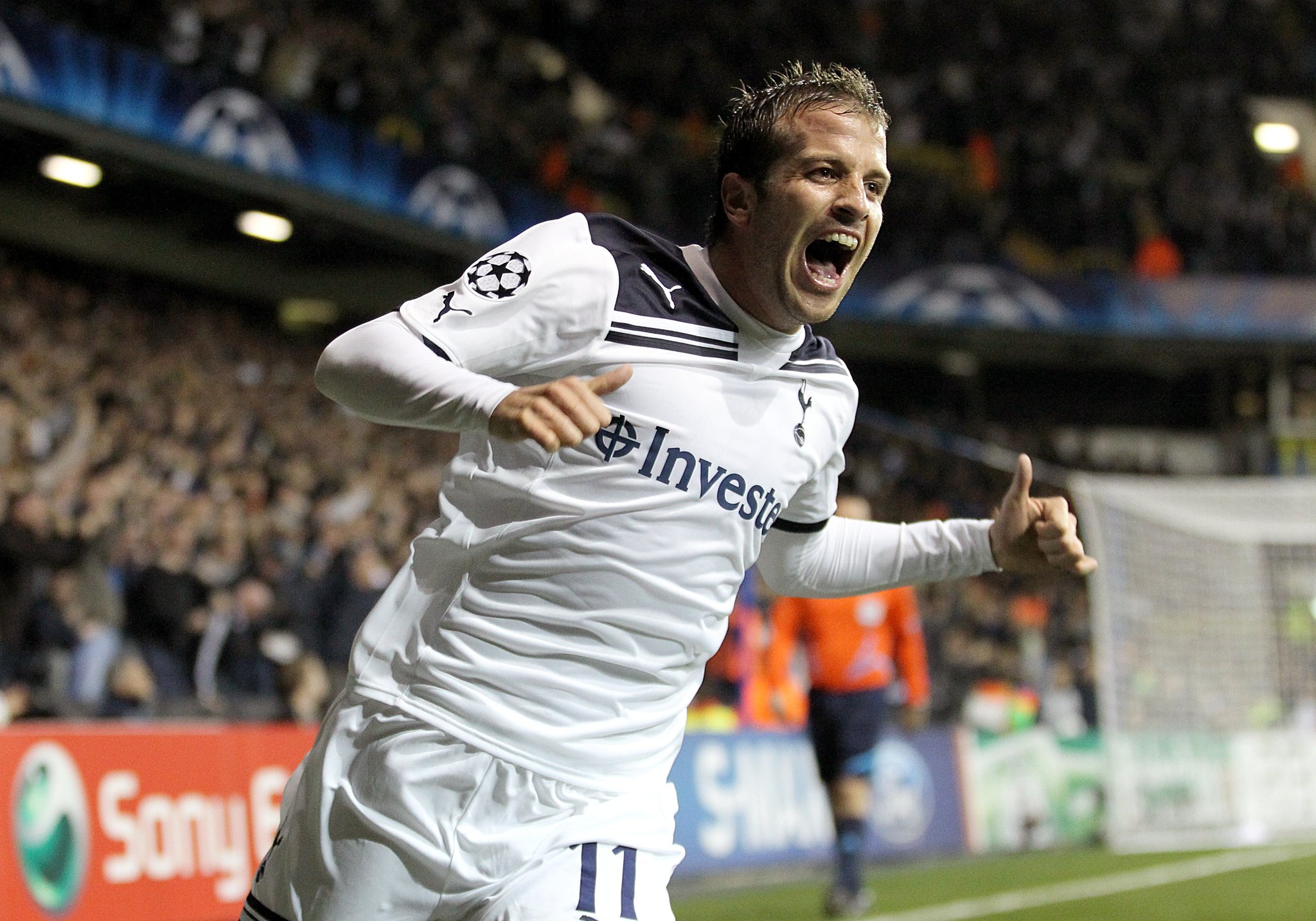 Happy 37th Birthday to Rafael van der Vaart! This guy was some player in his prime!   