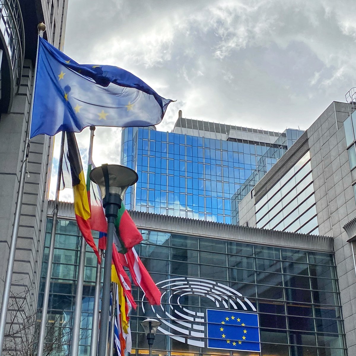patrickmascart's tweet photo. Discussions avec les villes et regions d’Europe sur l’intégration des #vehiculesautonomes dans notre vie de citoyen. #drone #id2move @Agoriafr @PoleSkywin @digitalwallonia @ULBruxelles @PolytechBXL @UCLouvain_be @VilledeNIVELLES @PierreHUART https://t.co/R5L02AToo2