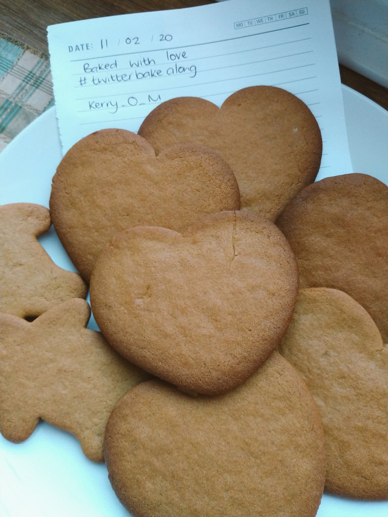 #twitterbakealong #bakedwithlove gingerbread biscuits <a href="/thebakingnanna1/">The Baking Nanna</a> <a href="/Rob_C_Allen/">Robert Allen</a>