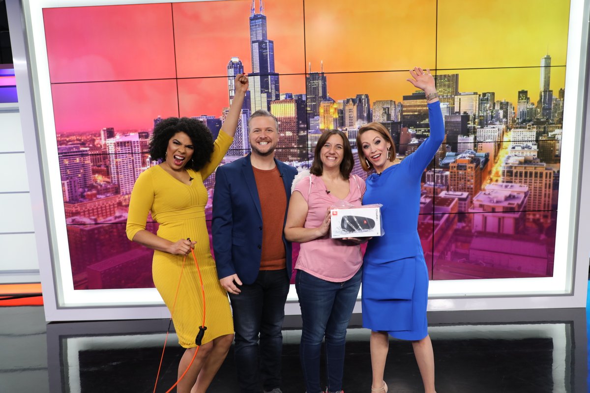 OnTheBlockChi's tweet photo. Jennifer's got more game than Cupid and his arrows! She's a WINNER today 🙌 #PlaytheJam https://t.co/fhGz113YMr