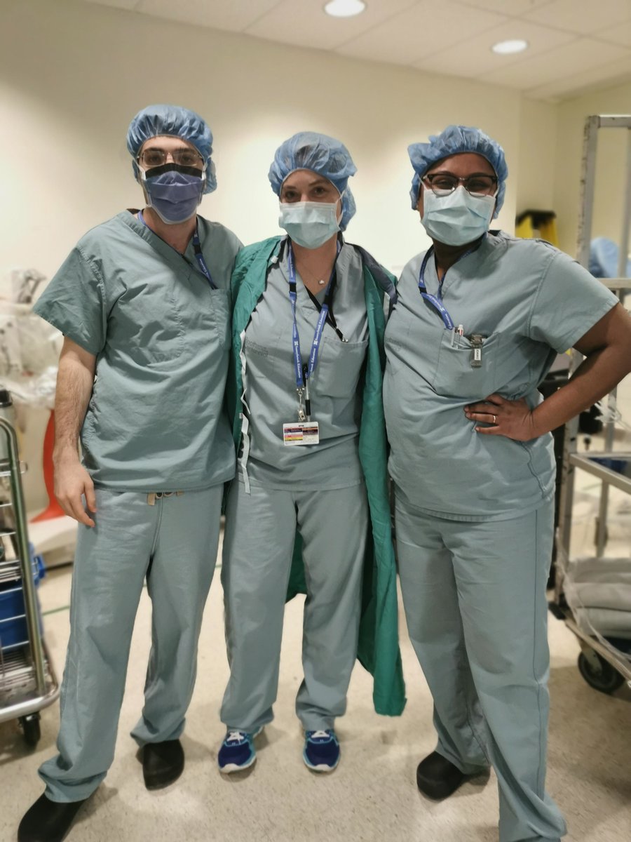 Surgery rotations and random classmate encounters in the ER @Sunnybrook ! UofT PA students are making their rounds during the clinical year! #physicianassistant #canadaneedspas #paprogramuoft #uoft #physicianassistantuoft #paclinicalyear #healthcare #jobsinhealthcare #uniquejobs