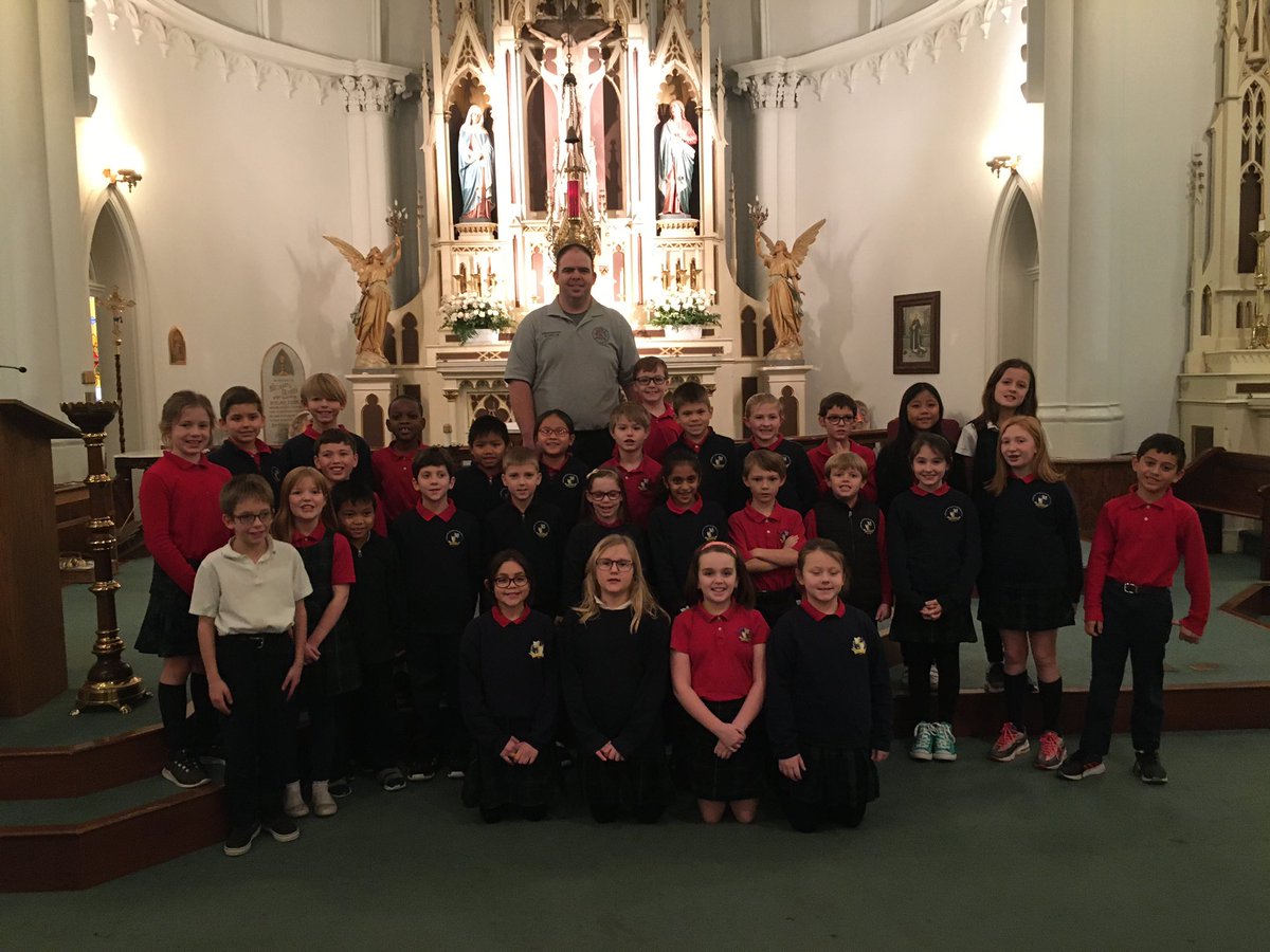 StJosephSchlBG's tweet photo. Blue Mass honoring law enforcement at St. Joseph School. https://t.co/BpS8qHTdeE