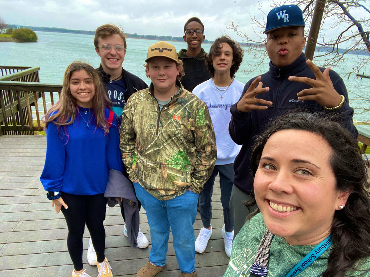 MSWOOWRHS's tweet photo. Hanging out with a great group of @WRFalcon students at the Duke Energy Explorium! The Power of Nature PBL group learning about electricity, the environment, &amp; local info about Lake Norman! The rain even held off so we could walk around LKN🙌🏽 https://t.co/juHdpOMiui