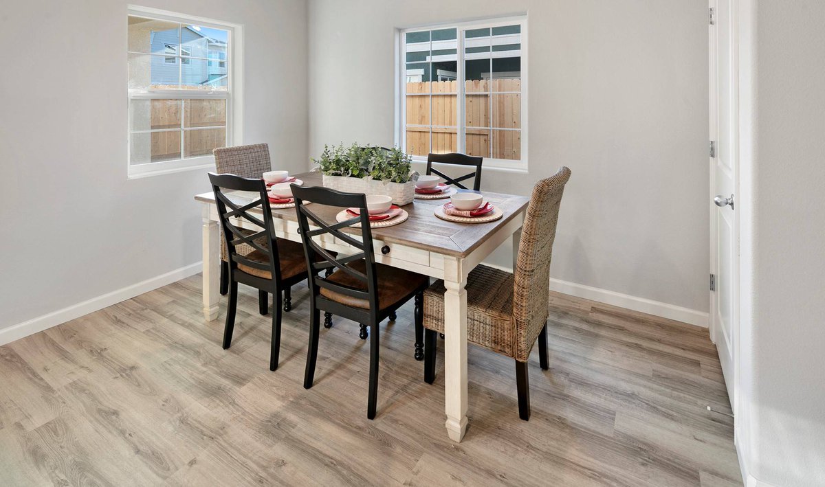 khov_NOCAL's tweet photo. https://t.co/GzwSwnaCNW
This St Tropez quick move-in home at #AspireAtStonesThrow features a refined kitchen with granite counters, large loft, spacious owner's suite, roomy laundry, as well as a relaxing covered patio!

For More Information Call: 888-408-6590 https://t.co/qNFne2YyaU