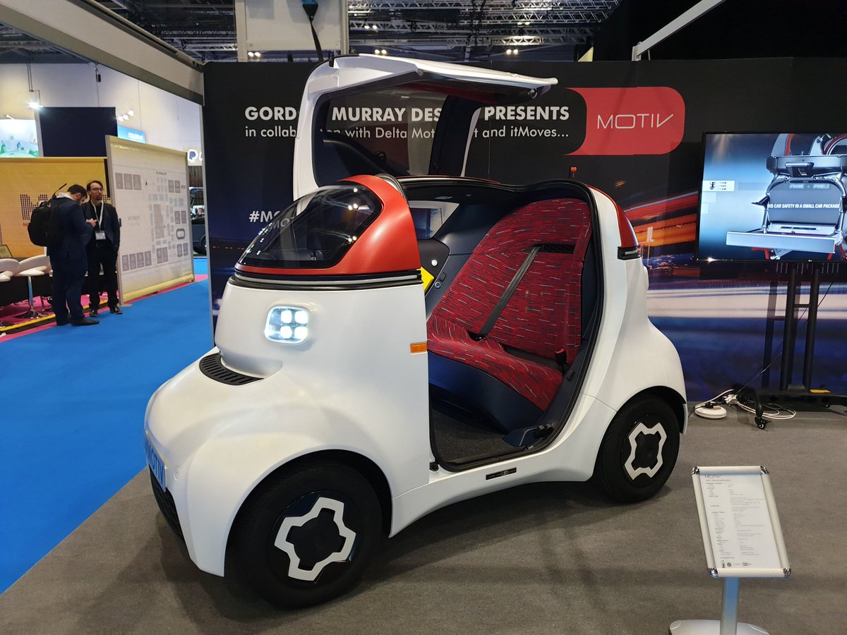 R08James's tweet photo. First dat at #MOVE2020 and I've heard some amazing ideas, learnt new things, seen a #FormulaE car, ridden a #hydrogen bike and an #electric fatty. https://t.co/gyyMn8SrKi
