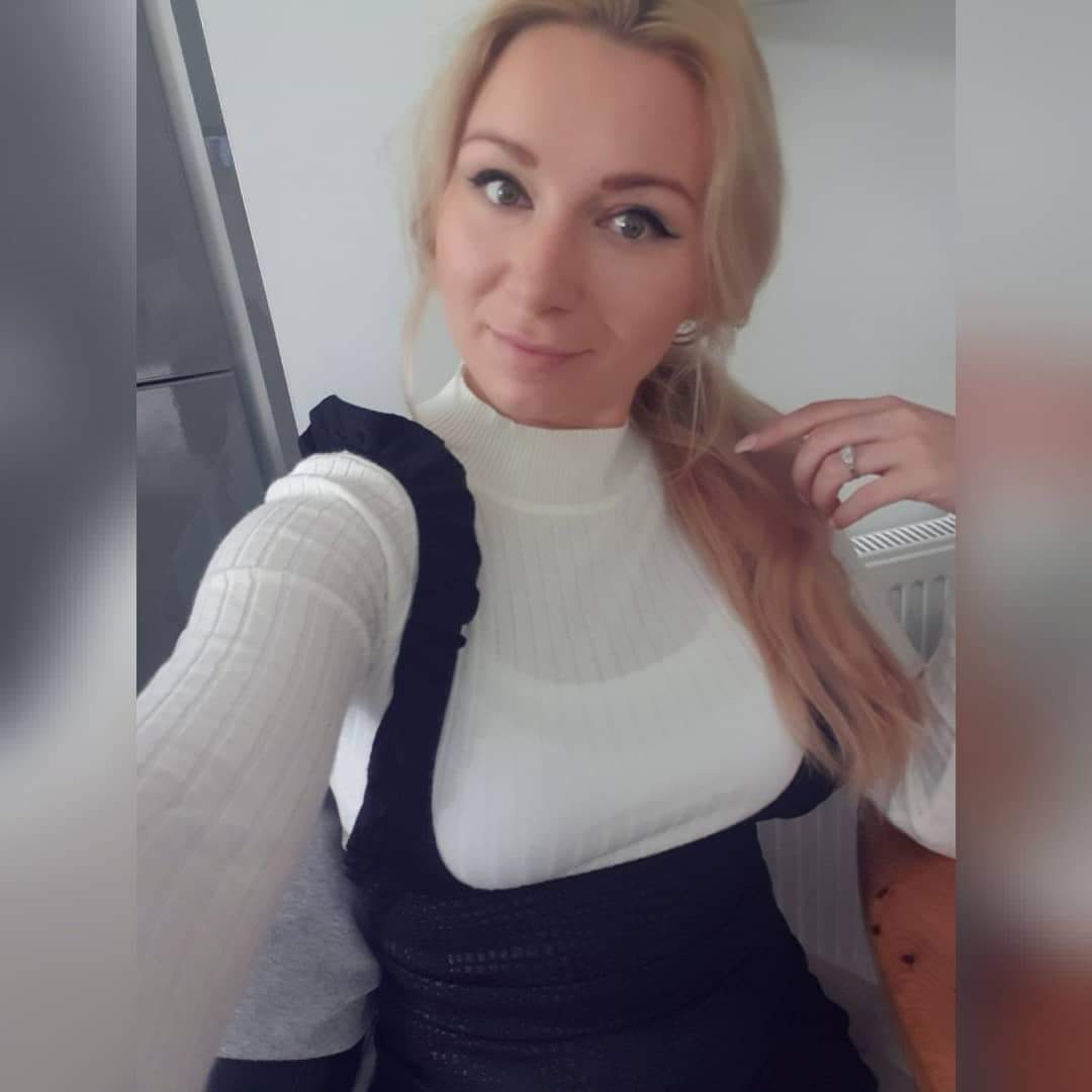 James73864416's tweet photo. Submission, damn she’s hot https://t.co/N3ornScq9a