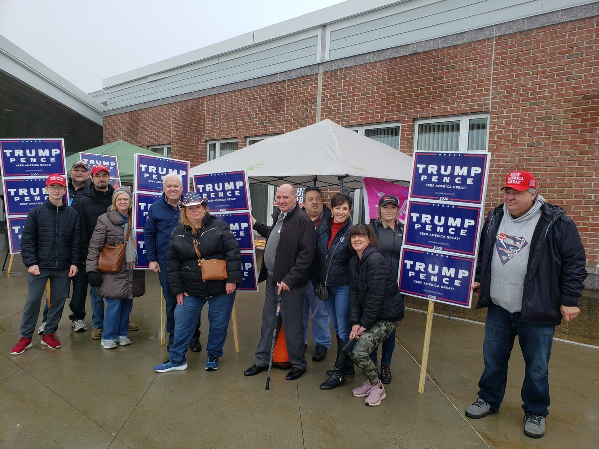 Great to be in Windham w the ⁦@CLewandowski_⁩ crew! #BluetoRed #KeepNHGreat