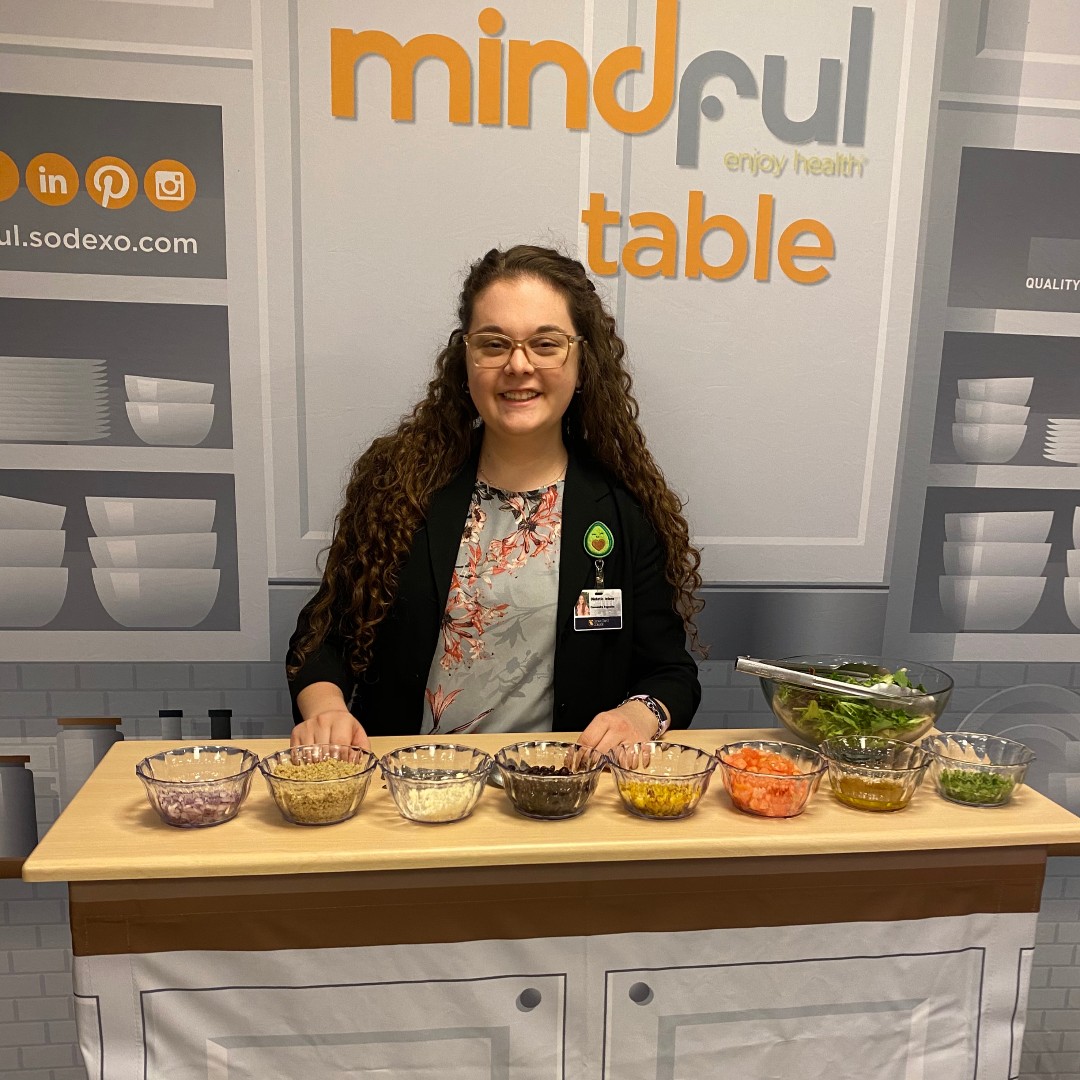 #TastyTuesday Check out #RD2Be Cassandra demonstrating how to prepare a #hearthealthy Fiesta Roasted Corn Quinoa salad for #LVHN #corporatewellness program. #EatTheRainbow #mindfulmeals #MindfulbySodexo  #CCCInternsinAction #cccRD2Be