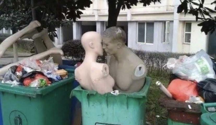 "We found love in a hopeless place" (via httpher on Reddit)