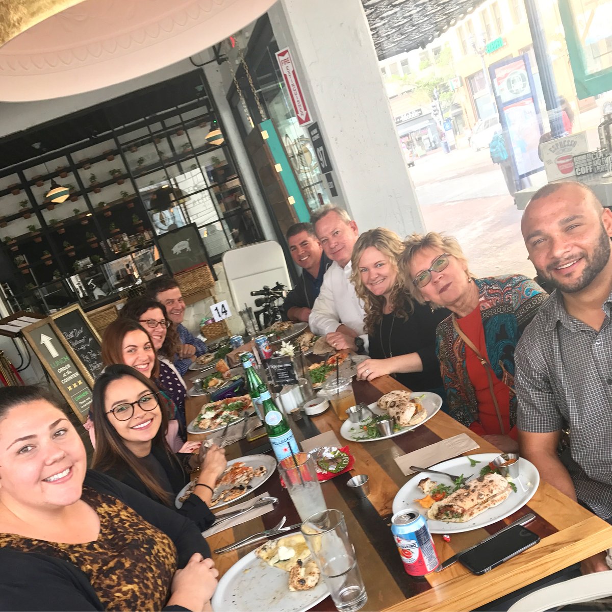 Some of our favorite customers are our regular weekly office lunch crews!💚
-
Thank you to all the local business and offices that choose BIGA for their fast yet delicious midday lunch break! 👍🏽
-
 Local businesses supporting local business, we love it ✨
#BigaSANDIEGO