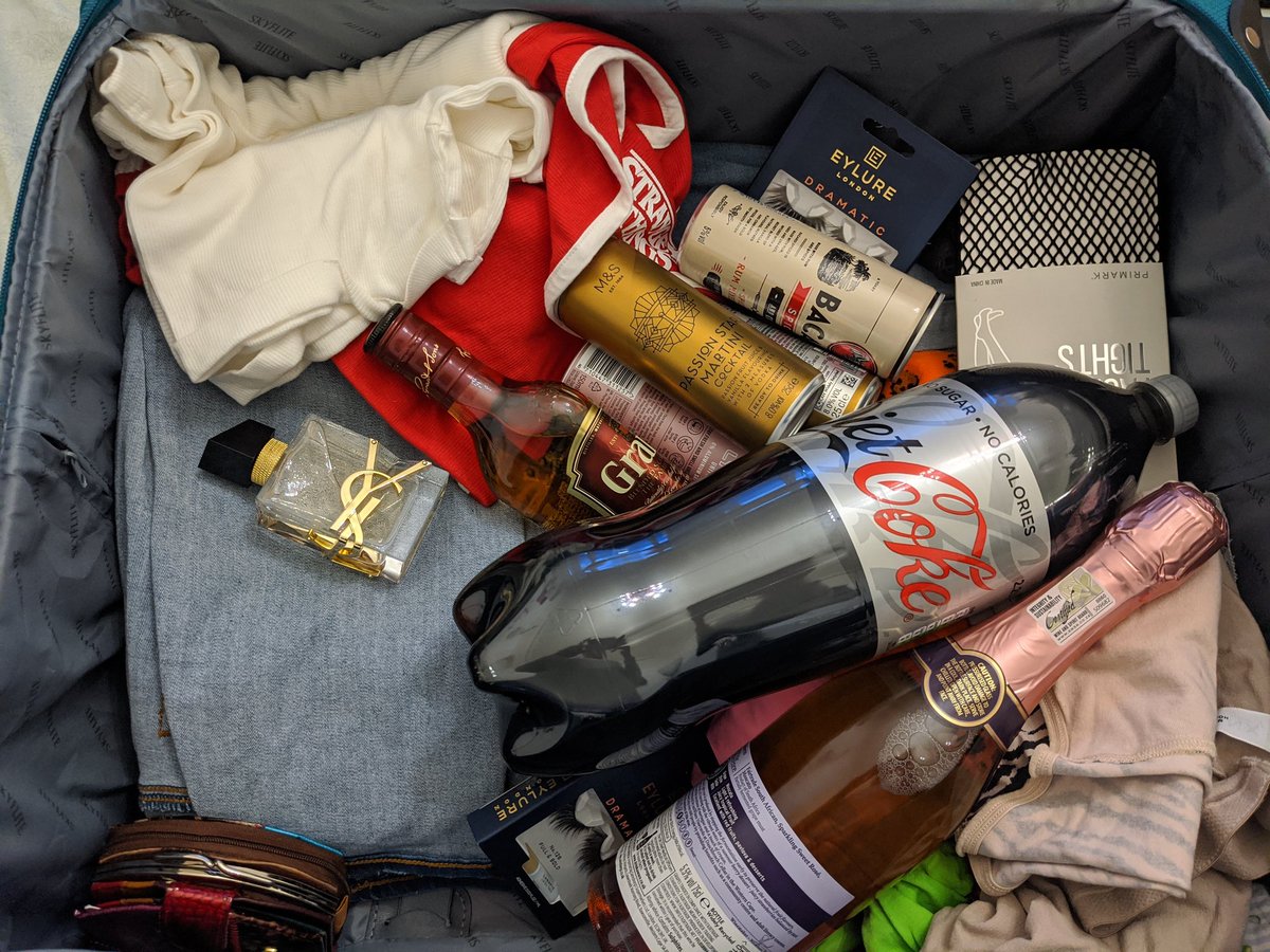 NeonHooligan's tweet photo. Eyelashes, tights, alcohol, pants, jeans, PJs. Already too heavy. 😑 #weakarms https://t.co/q5LKfr1B0Z