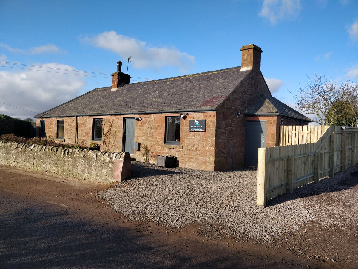 Cliff Walk Cottage tweet media