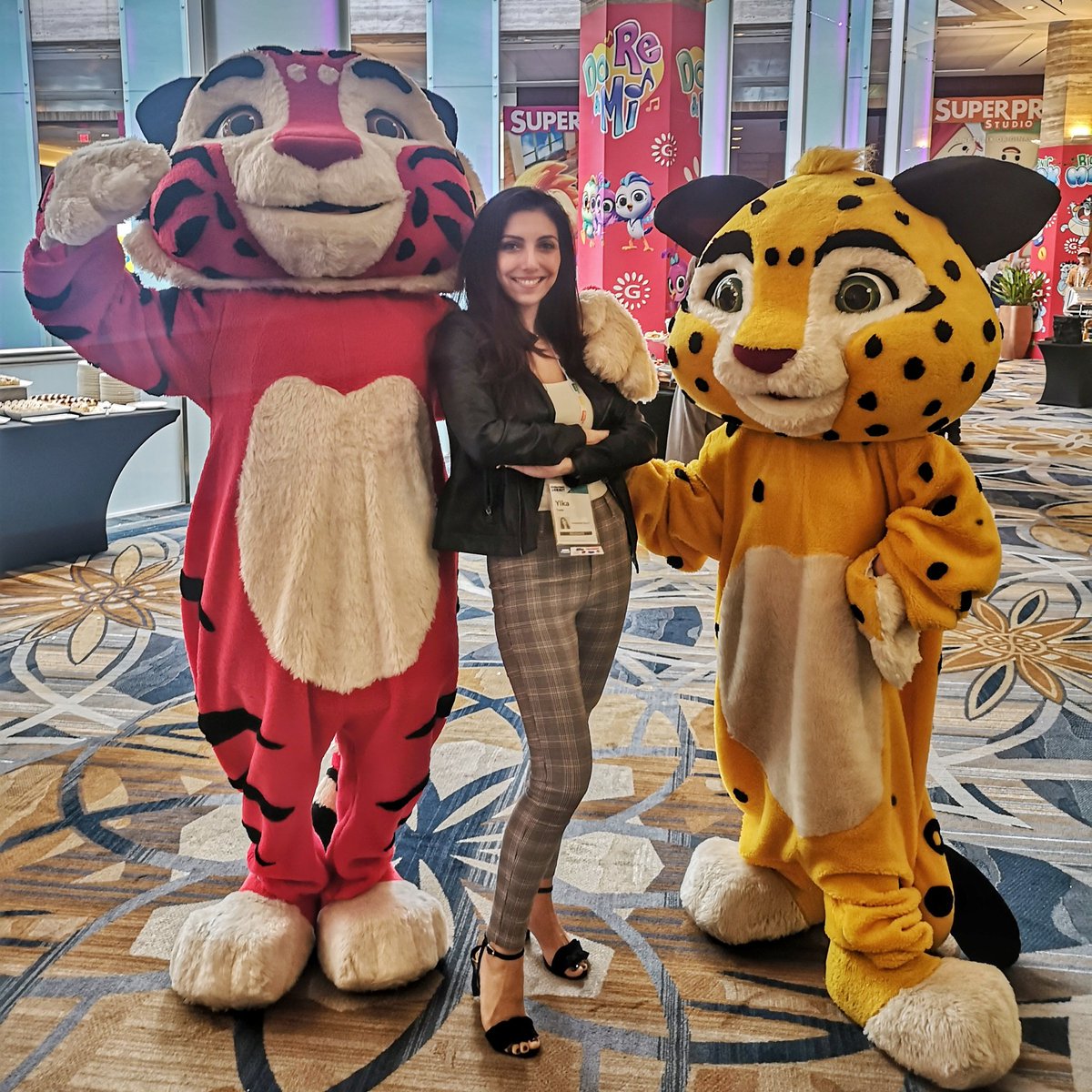 ylkatapia's tweet photo. Making new friends at #Kidscreen20 😍
#Miami https://t.co/Jttlzz4cID