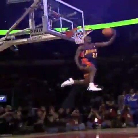 tbh we still think about the 2002 & 2003 Slam Dunk Contests from time to time
@jrich23 || #DubNation