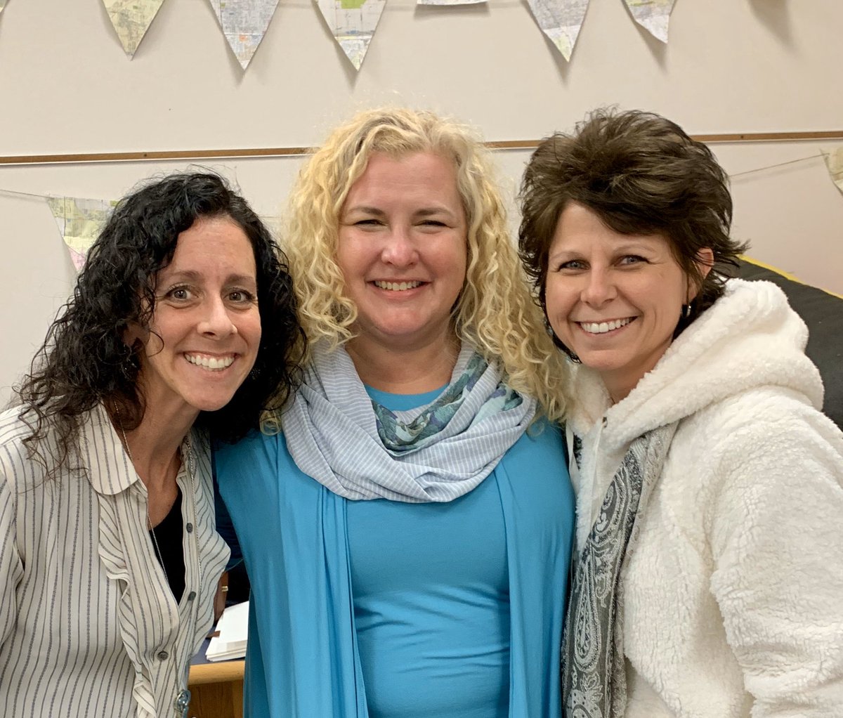 LHISD_IC's tweet image. Learning about teaching our writers from one of the most genuine educators, Patty McGee! What a beautiful communicator she is. @pmgmcgee  #writersworkshop #minilessons #individualized @S_Snell @LHpanthers