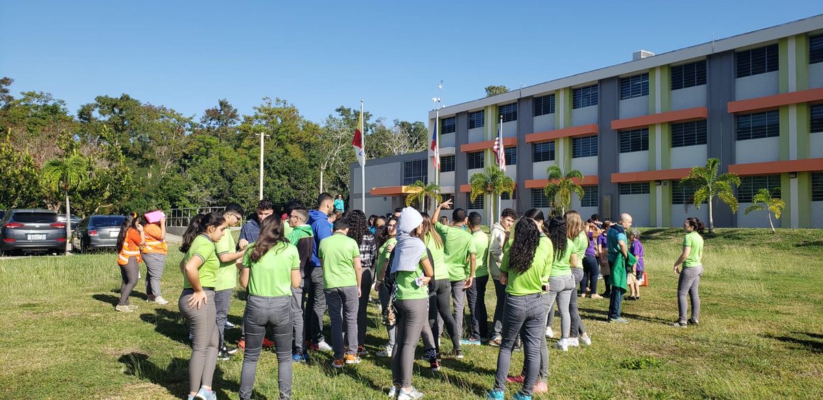 EscCarlosGlez's tweet photo. 🚨Agáchate, Cúbrete y Sujétate🚨

Durante el día de hoy se llevó a cabo nuestro tercer simulacro de terremoto de este año escolar. 

Además, se discutió nuevamente con todos los estudiantes el plan de desalojo ante un terremoto y tsunami. https://t.co/ii0MMBfxQs