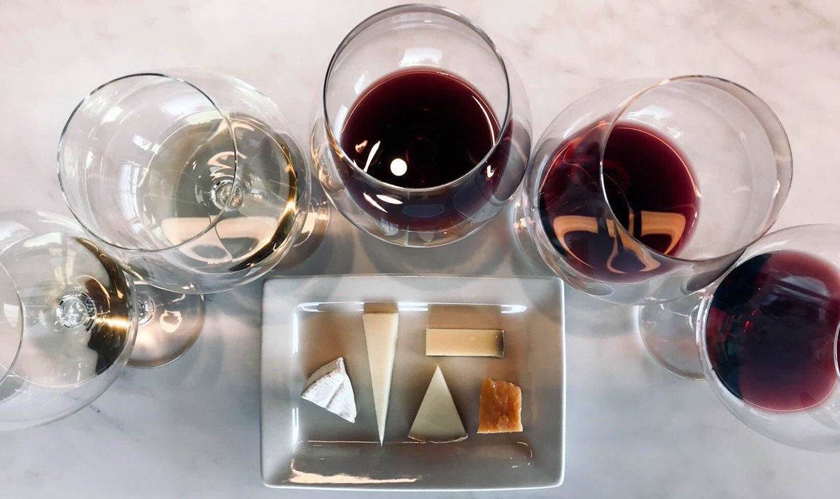 End your day (or start your evening!) with daily wine tastings at the Matrix, accompanied by our Chef's selection of appetizers. Our Wine tasting features a red and a white of the day, and is offered between 5:30pm-6:30pm.