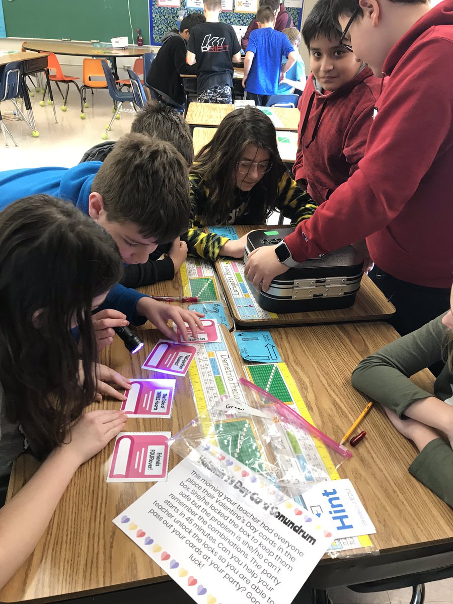 d61edtech's tweet photo. 5th grade worked so hard to break out! @D61Aron #d61learns https://t.co/J0MTWiyRxS