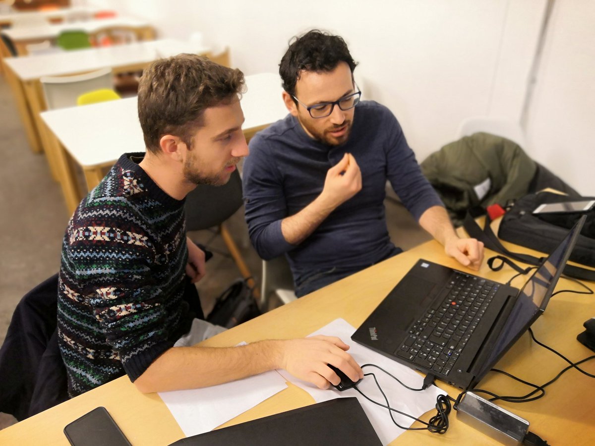 Tinux80's tweet image. At #CodingGym Torino 💪
having fun solving problems 🧠 and writing #Algorithms 😎
Cc @coding_gym
#Coding #DevLife