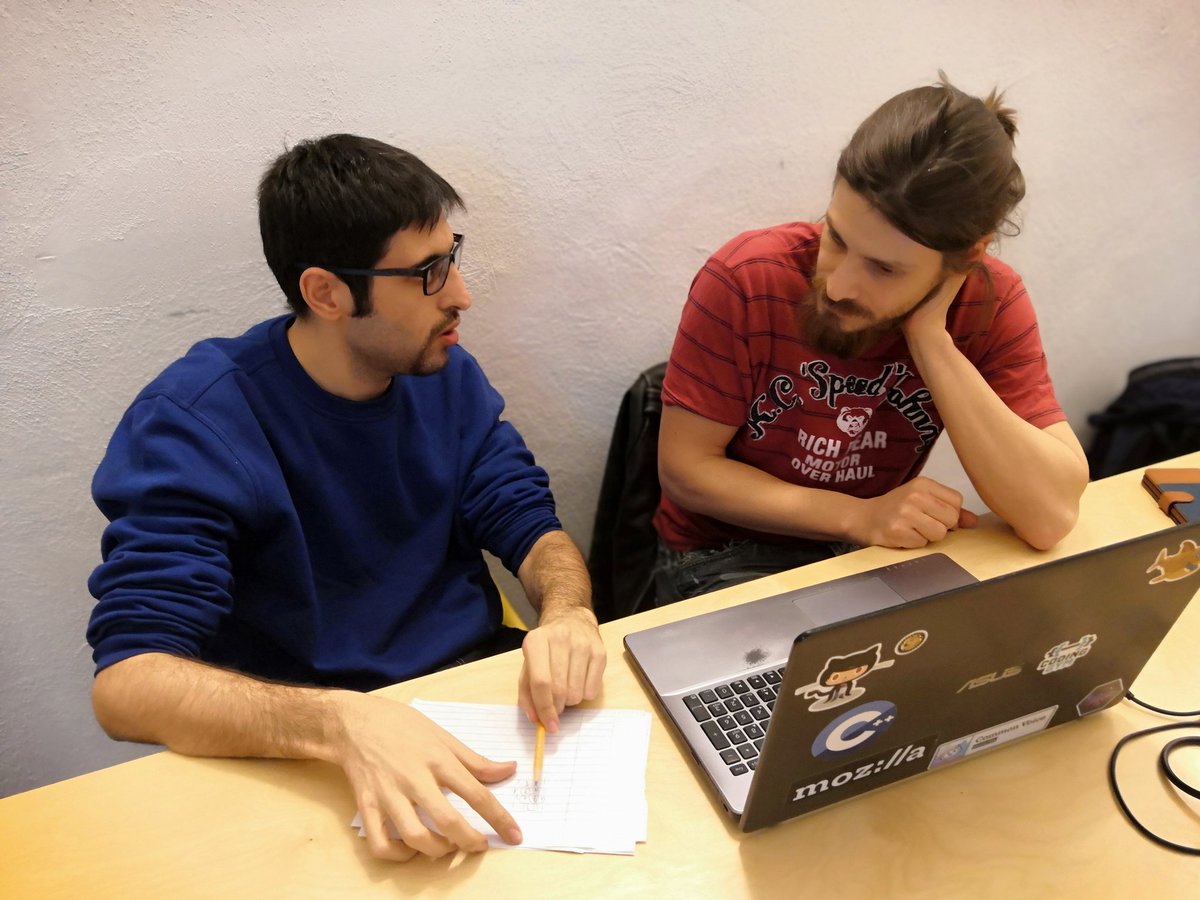 Tinux80's tweet image. At #CodingGym Torino 💪
having fun solving problems 🧠 and writing #Algorithms 😎
Cc @coding_gym
#Coding #DevLife